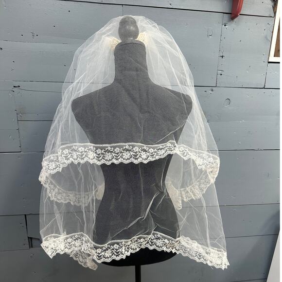 Vintage Pearl Beaded Crown Wedding Vail